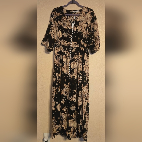 Haute Edition Dresses & Skirts - NWT Haute Edition Dress Floral Women's Size 2X Color Black/Bronw